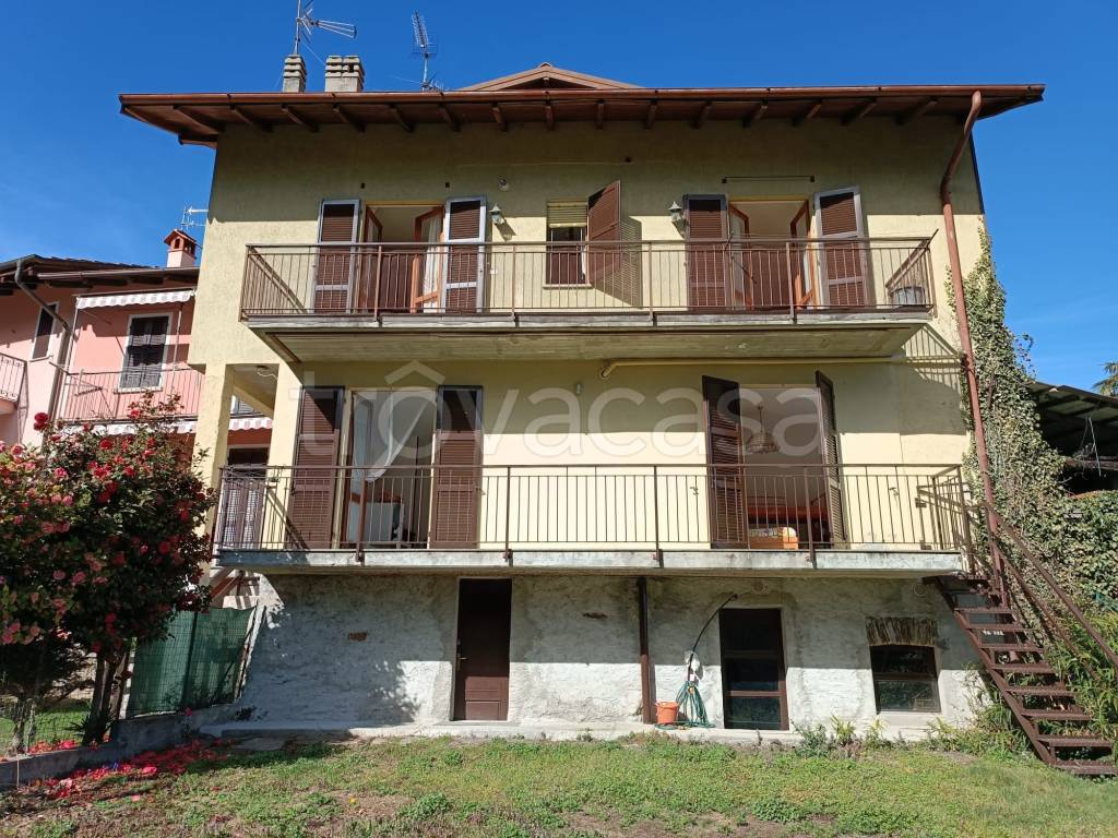 Casa Indipendente in vendita a Stresa via Barberis Annovati
