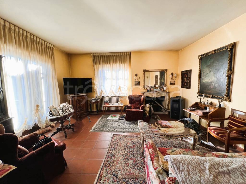 Villa in vendita a Bra strada Montenero, 39