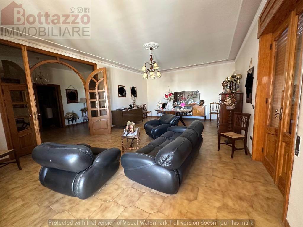 Appartamento in vendita a Faggiano via Ugo Foscolo, 25