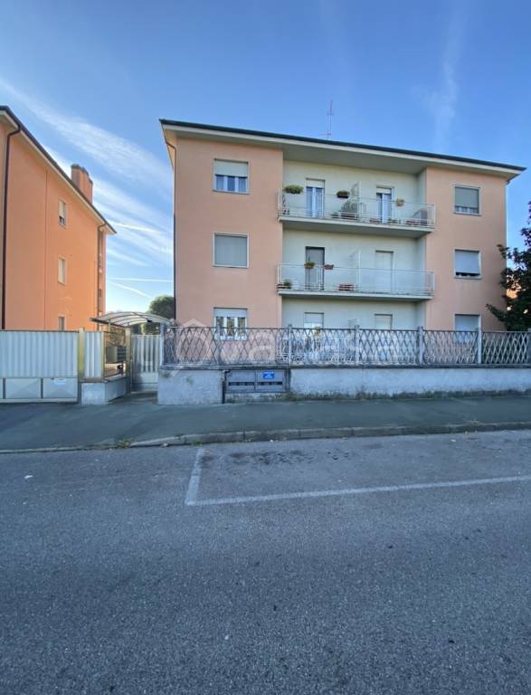 Appartamento in vendita a Cerro Maggiore via Luigi dell'Acqua, 77