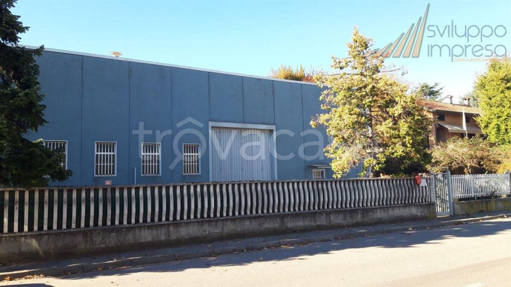 Capannone Industriale in vendita a Pessano con Bornago via Marconi