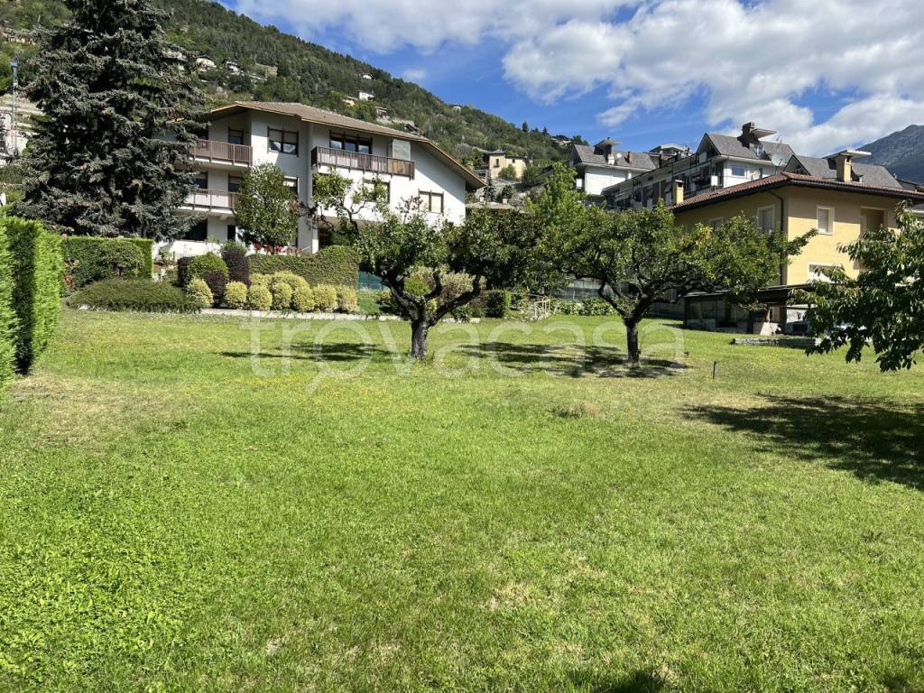 Terreno Residenziale in vendita ad Aosta via Parigi 30