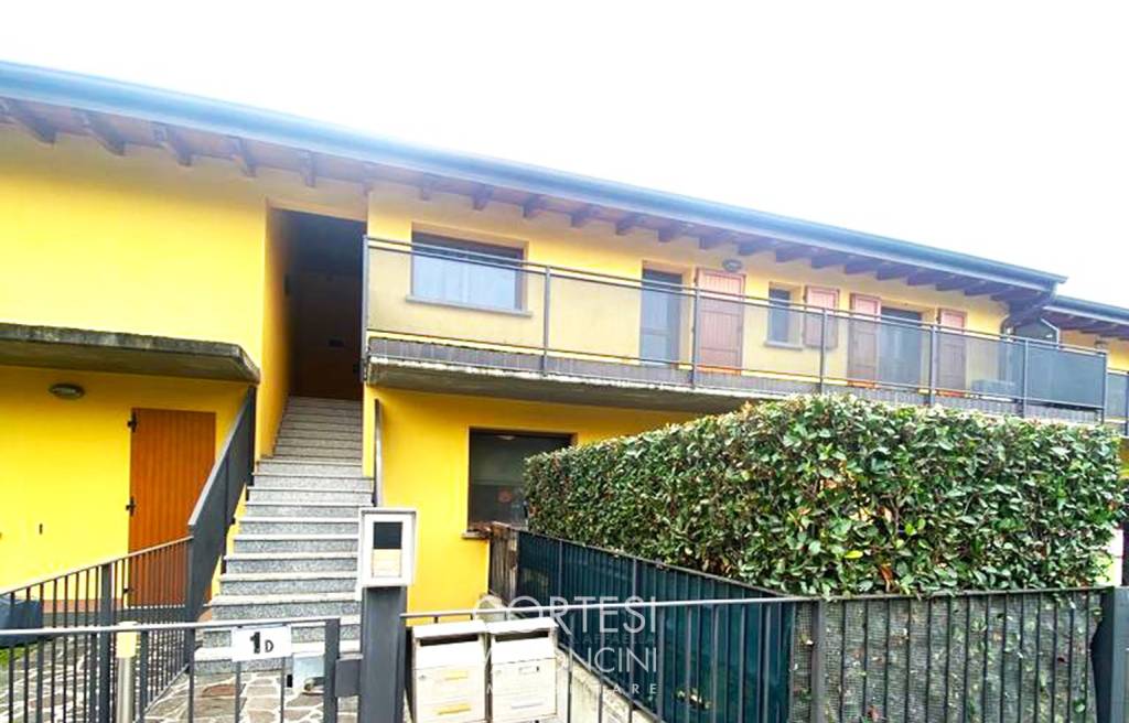 Appartamento in vendita a Carobbio degli Angeli via Giosuè Carducci, 1