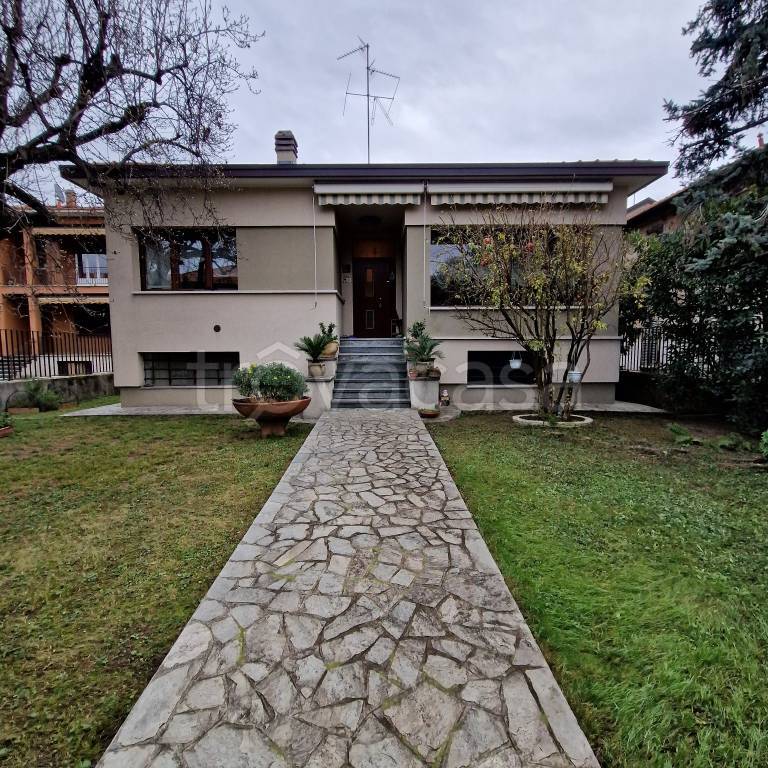 Villa in vendita a Monza via Zara, 29