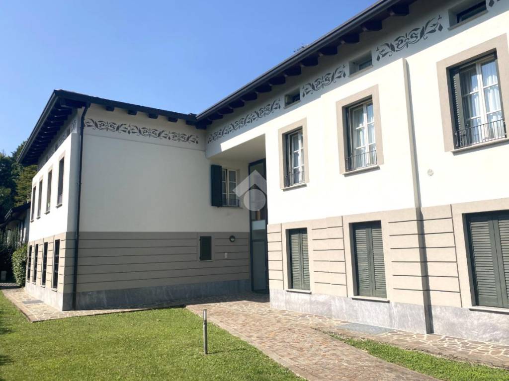 Appartamento in vendita a Merate via Risorgimento, 8