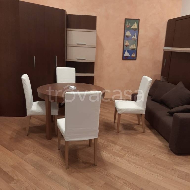 Appartamento in affitto a Modena via Luigi Carlo Farini