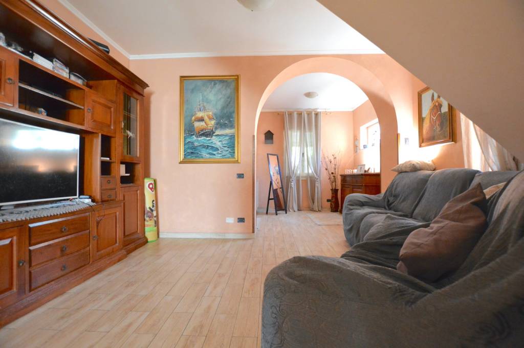Casa Indipendente in vendita a Montelibretti via di Colle Pizzuto, 4