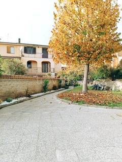 Villa Bifamiliare in vendita ad Ardea via Montagnano