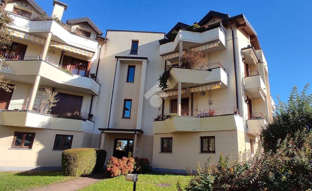 Appartamento in vendita a Ferno via Arno, 25