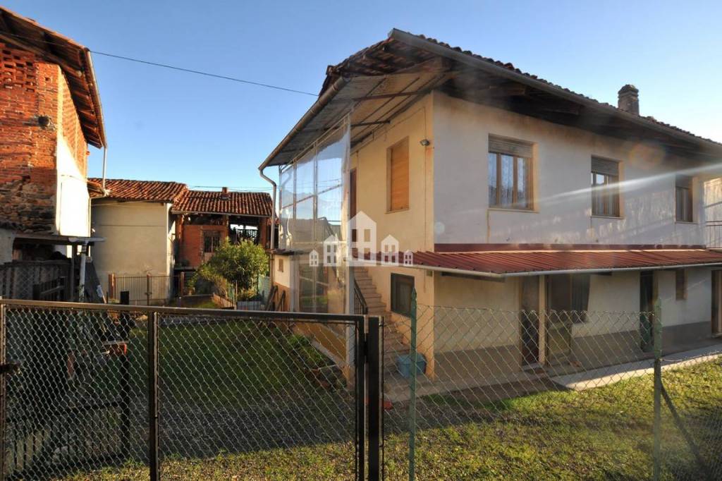 Casa Indipendente in vendita a Castellamonte via Goglio, 13