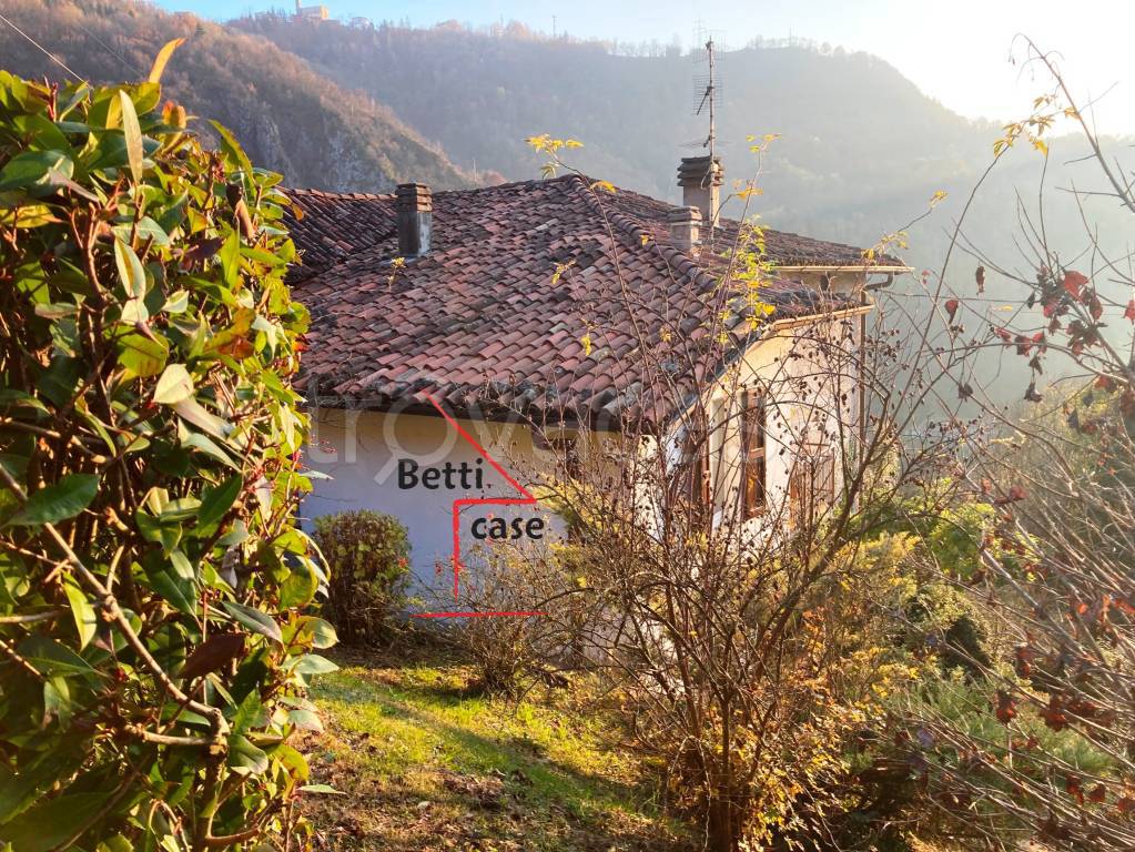 Casa Indipendente in vendita a Zogno via Spino al Brembo