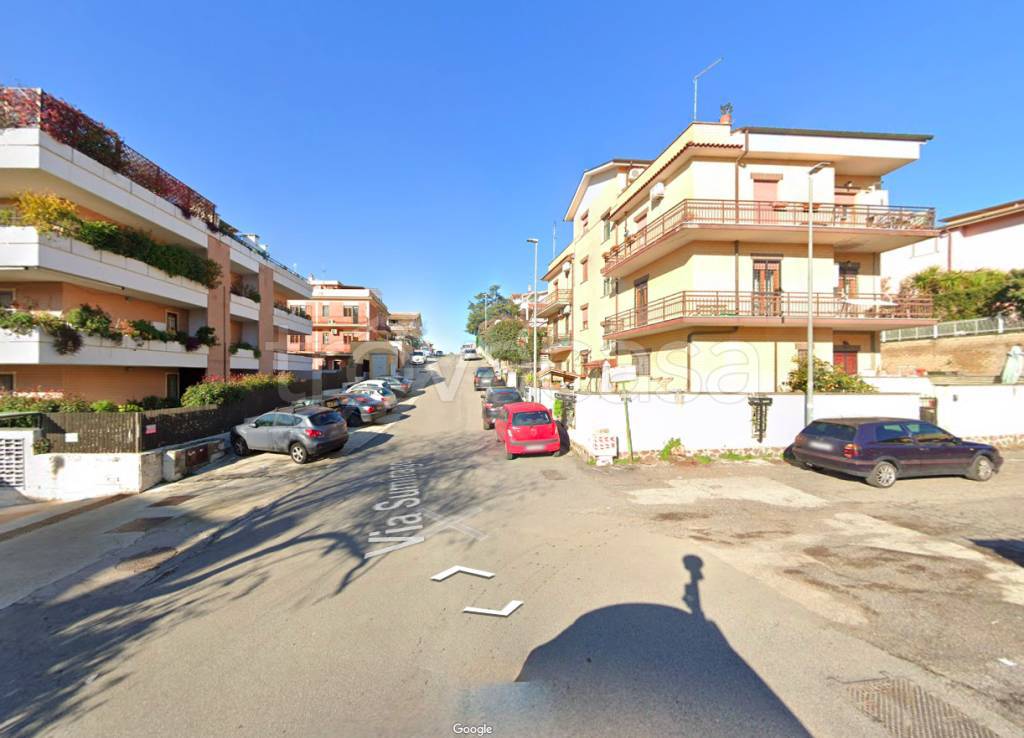 Appartamento in affitto a Roma via Sumirago