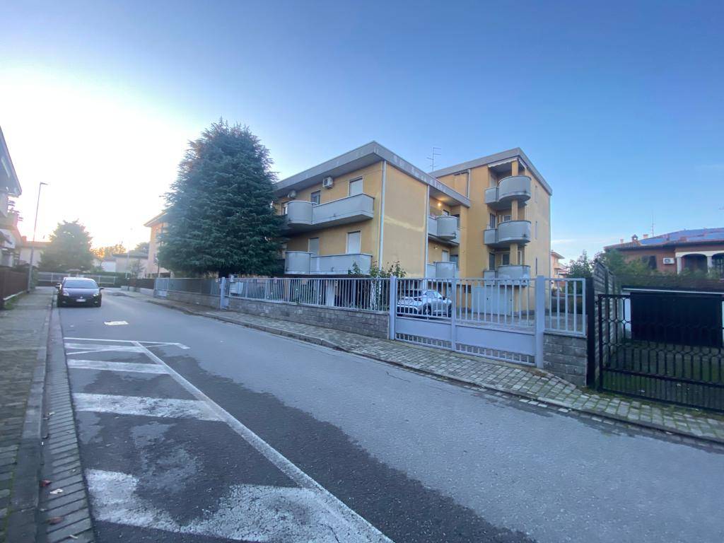 Appartamento in vendita a Sant'Angelo Lodigiano via Pietro Mascagni, 32