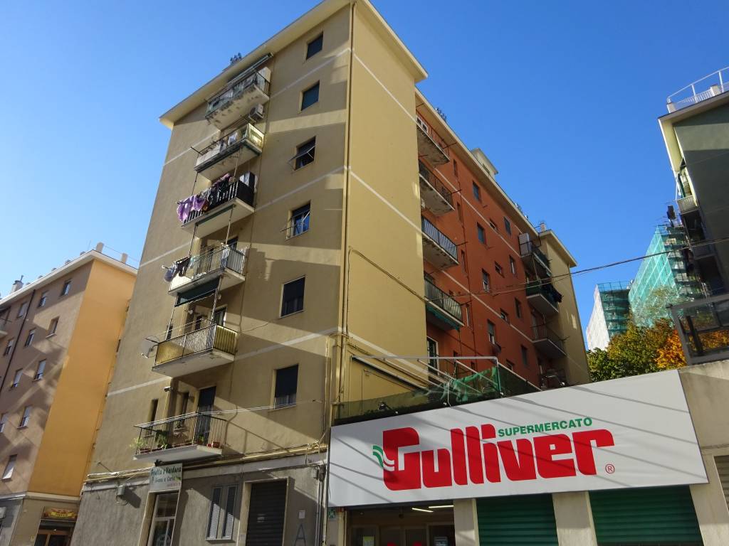 Appartamento in vendita a Genova via Ferrara