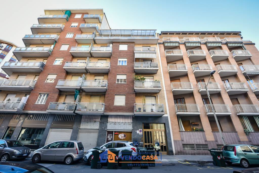 Appartamento in vendita a Torino via Rovereto, 58