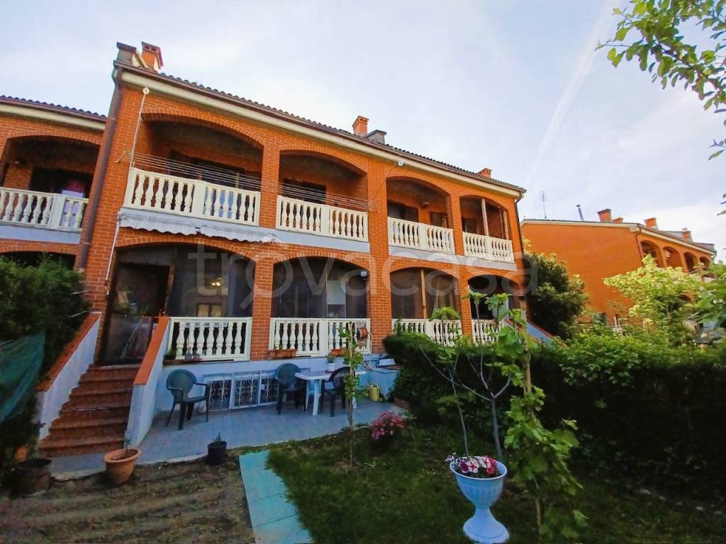 Villa a Schiera in vendita a Poirino via Marocchi