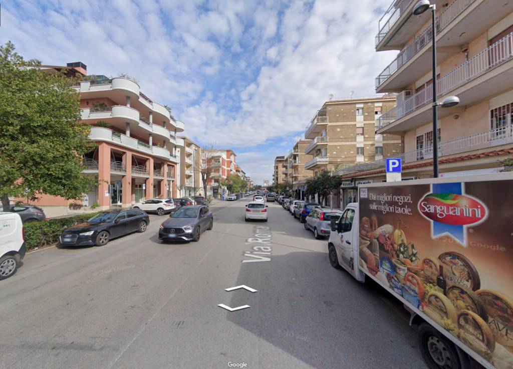 Appartamento in affitto a Pomezia via Roma