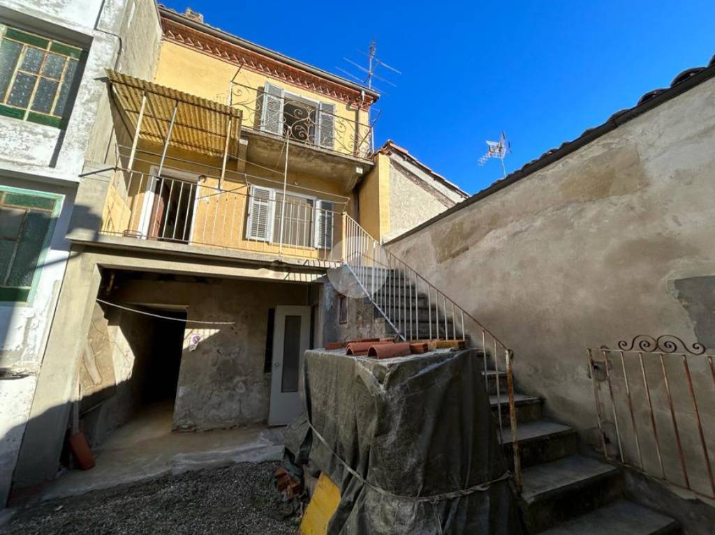 Casa Indipendente in vendita a Moncalvo via Asilo, 38