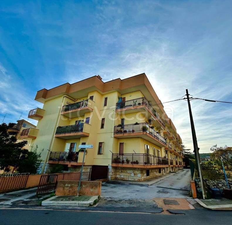 Appartamento in vendita a Cassano delle Murge via Acquaviva Traversa 1