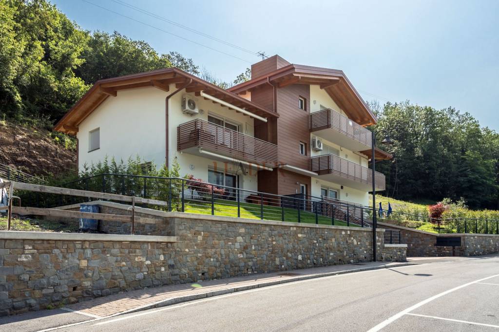 Appartamento in vendita a Sant'Omobono Terme via Gioacchino Rossini