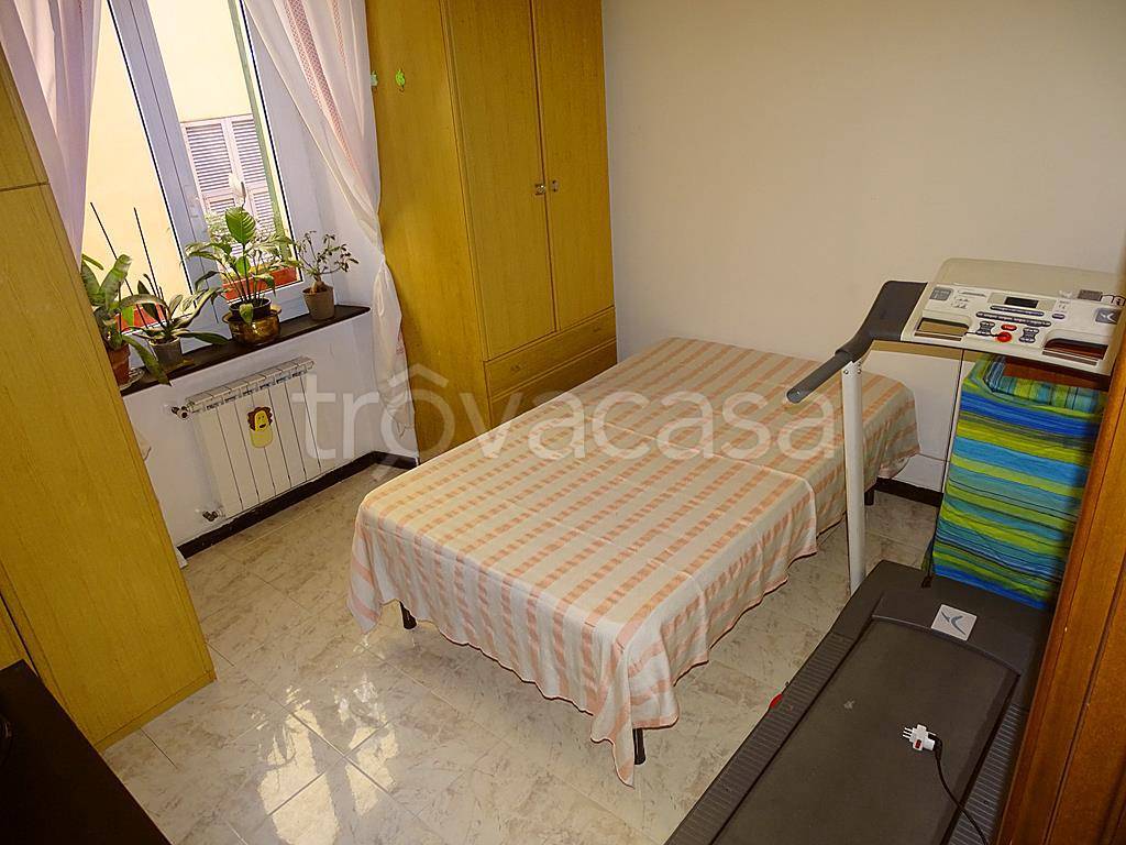Appartamento in vendita a Genova via Pellegrina Amoretti