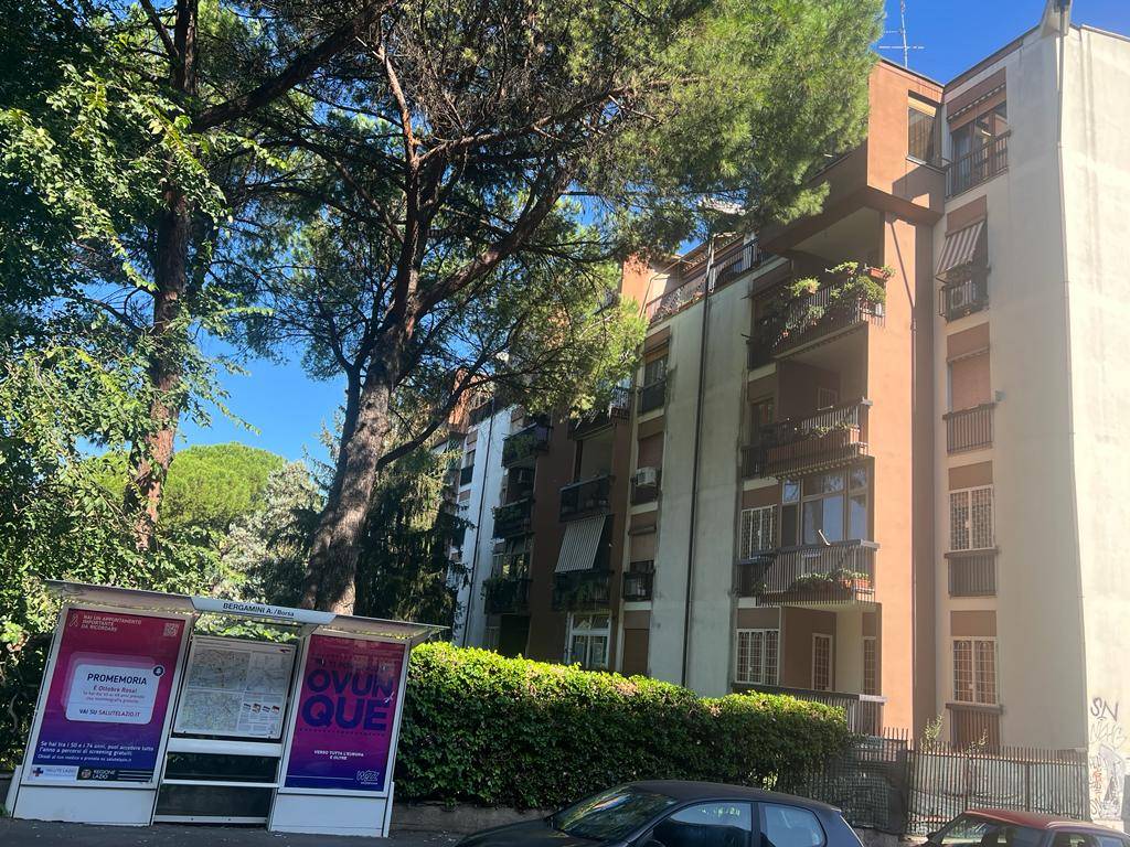 Appartamento in vendita a Roma via Filippo Fiorentini