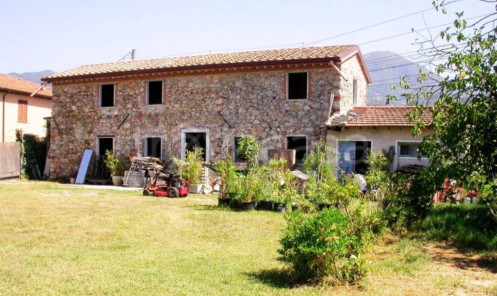Casale in in vendita da privato a Camaiore via Arginvecchio