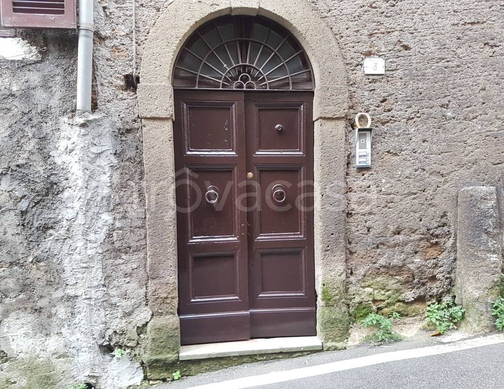 Appartamento in in vendita da privato a Bassano Romano via Oriolo, 3