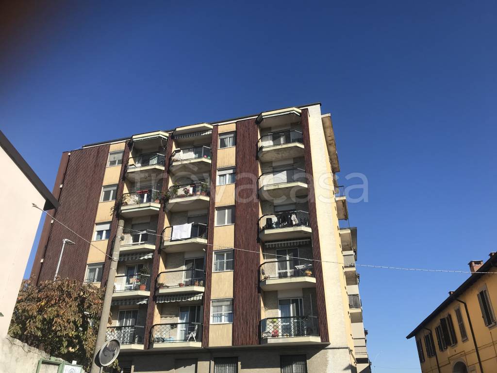 Appartamento in vendita a Binasco via Giacomo Matteotti