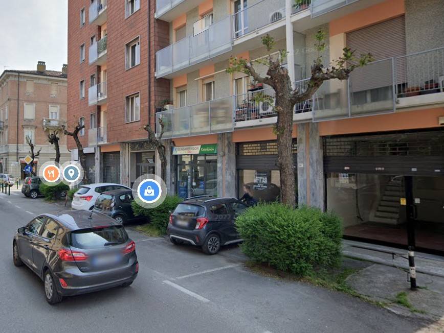 Negozio in in vendita da privato a Modena viale Ludovico Antonio Muratori