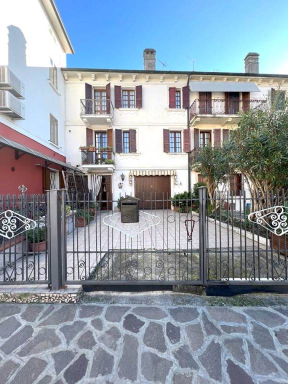 Villa a Schiera in vendita a Borgo Mantovano