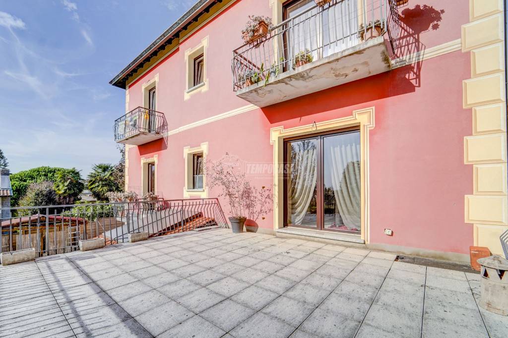 Villa in vendita a Solbiate Arno via Colombera, Monte