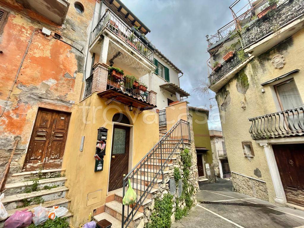 Appartamento in vendita a Palombara Sabina via Troilo Savelli, 54