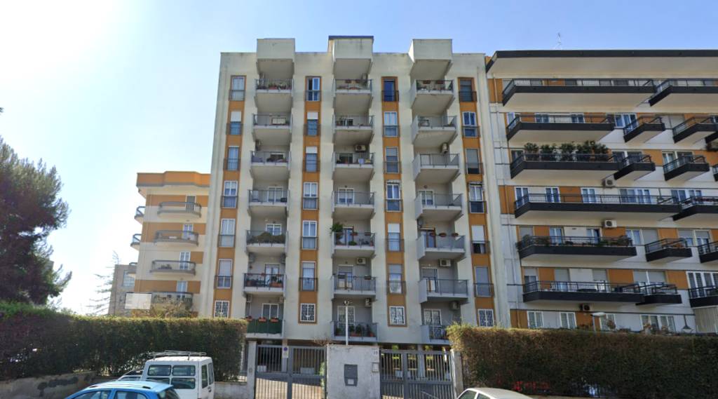Appartamento in vendita a Bari via Tenente Cesare Suglia, 19