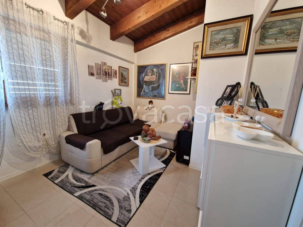 Appartamento in vendita a Carbognano via Mario Liberti