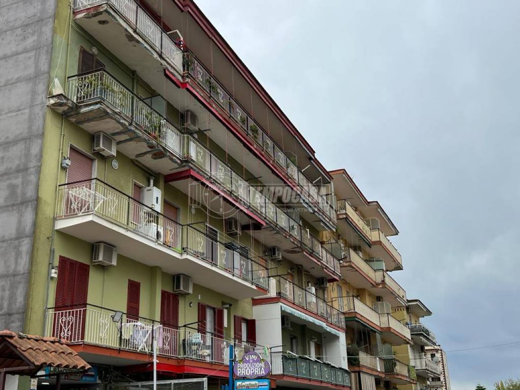 Appartamento in vendita a Napoli via Socrate