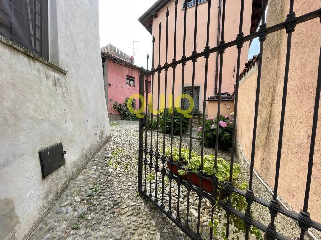 Casa Indipendente in vendita a Galbiate via Alessandro Manzoni, 7