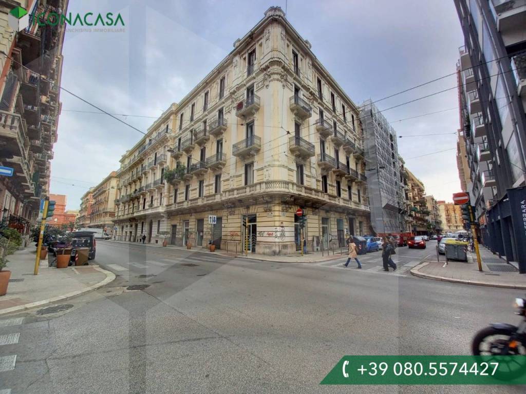 Appartamento in vendita a Bari via Cardassi, 26