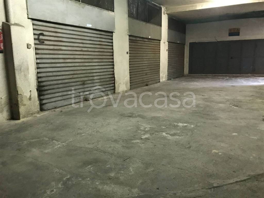Garage in affitto a Mascalucia via Alcide De Gasperi, 36