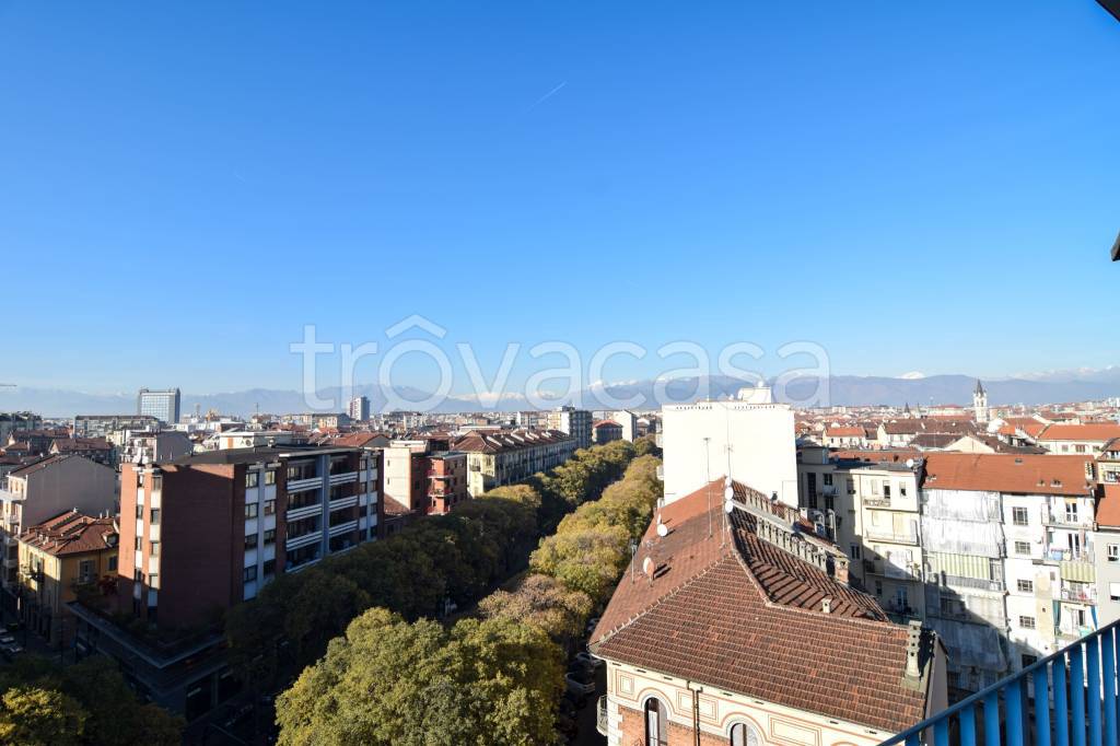 Appartamento in vendita a Torino corso Peschiera, 154