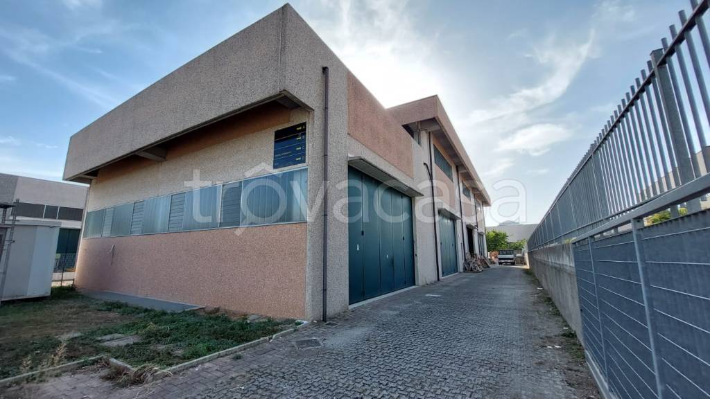 Capannone Industriale in vendita a Trezzano Rosa via Cagliari