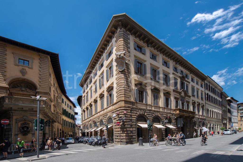 Appartamento in affitto a Firenze via dei Tornabuoni