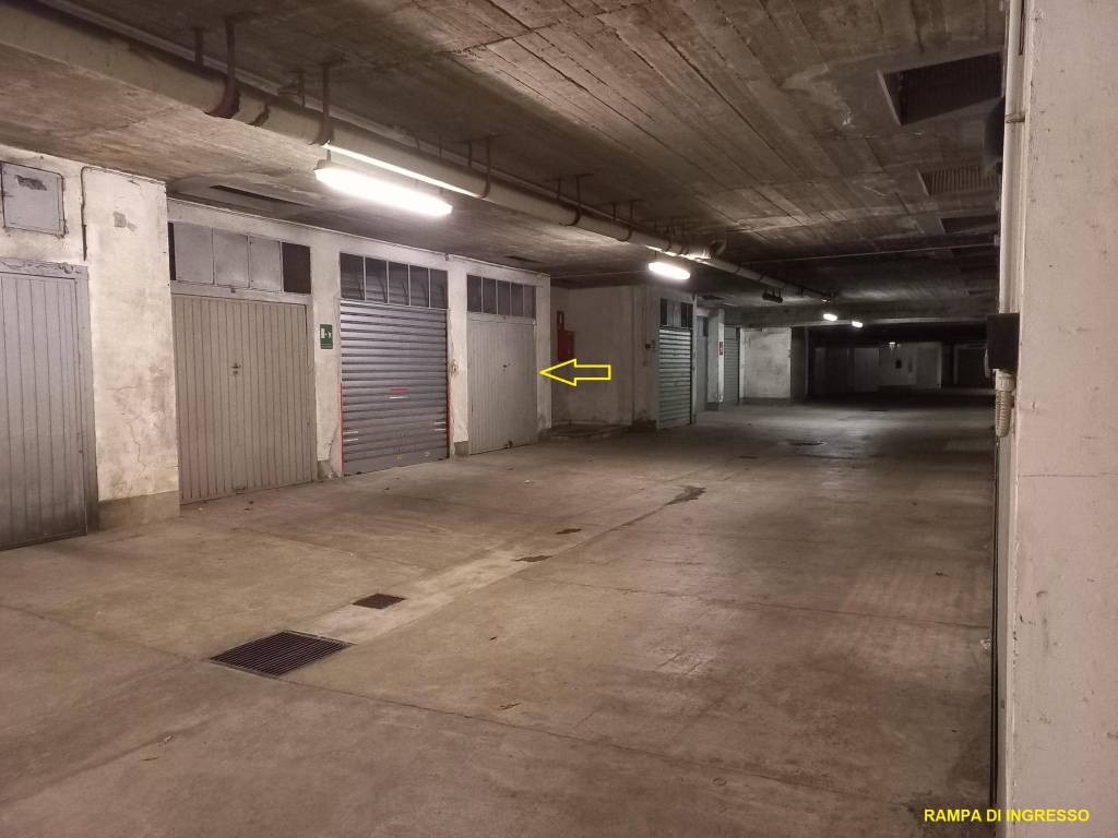 Garage in vendita a Torino via Valgioie, 84