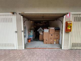 Garage in vendita a trecate via novara, 27