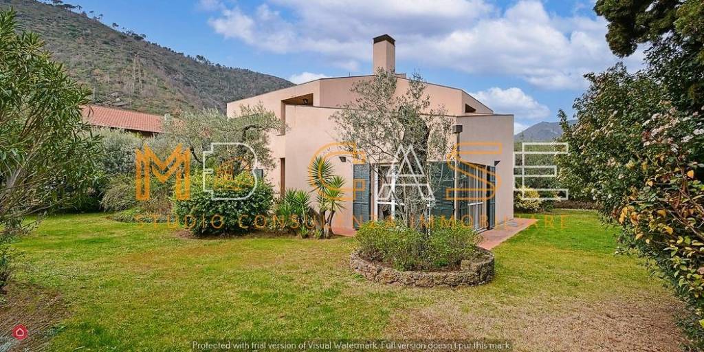 Villa in vendita a Cisano sul Neva strada Provinciale del Colle San Bernardo
