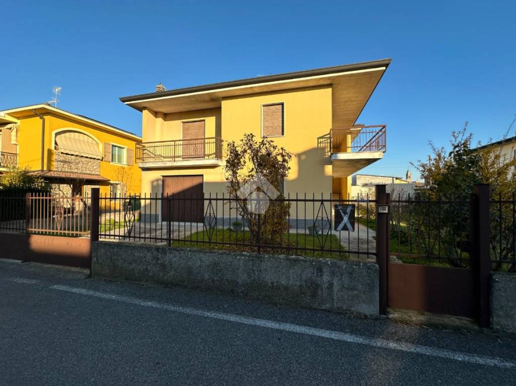 Villa in vendita a Trescore Cremasco via montello, 6