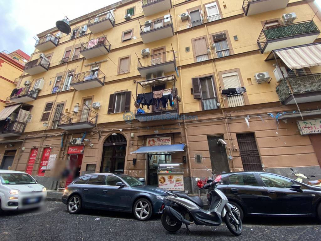 Pizzeria in vendita a Napoli via Benedetto Cairoli
