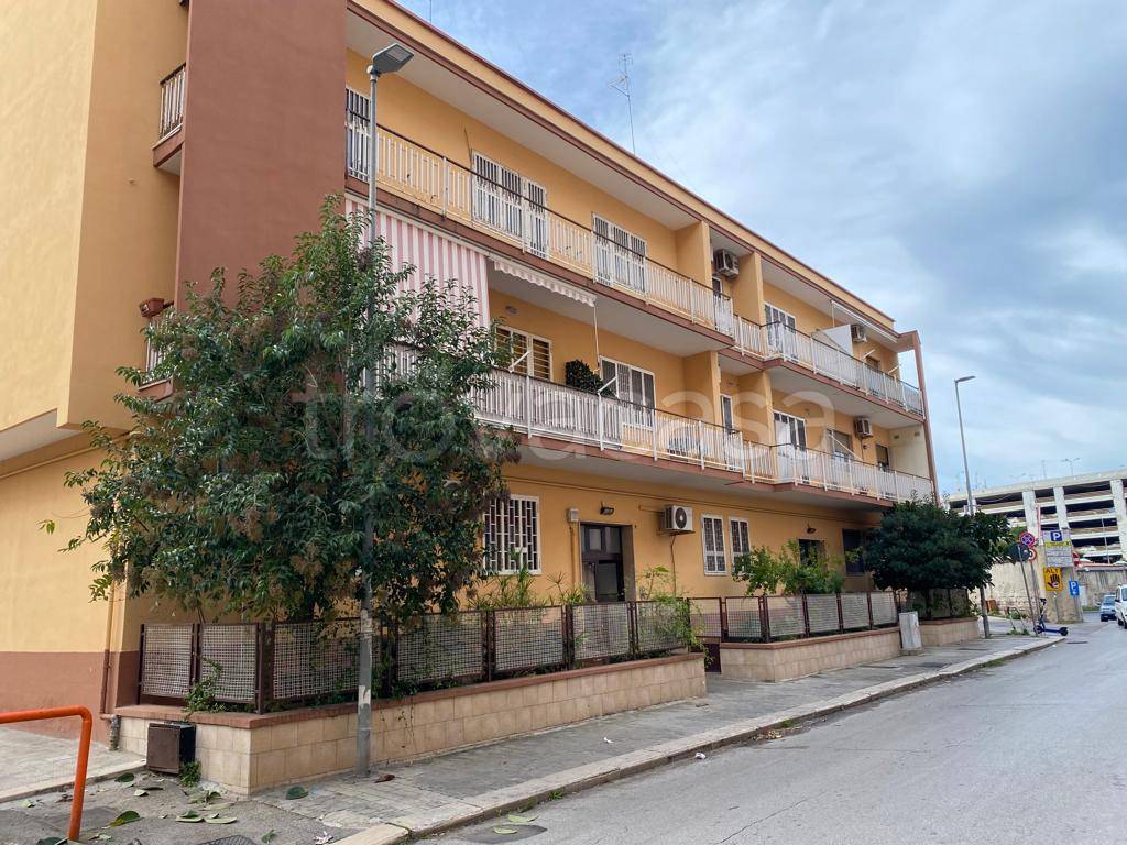 Appartamento in vendita a Bari via Tommaso Storelli, 9
