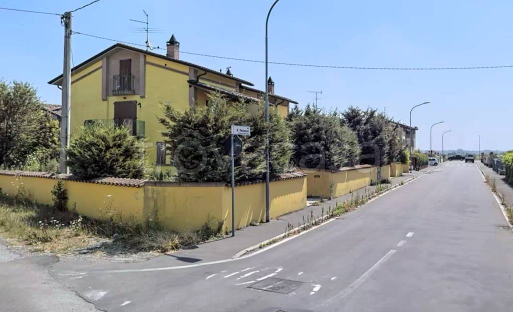 Villa a Schiera all'asta a Sissa Trecasali via Rolando Pelizzoli, 1