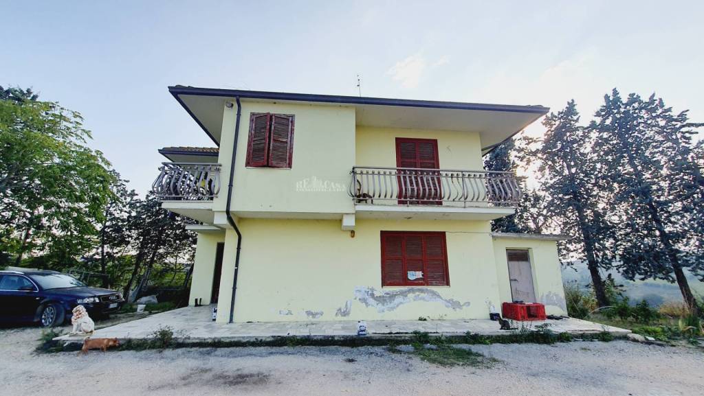 Casa Indipendente in vendita a Offida contrada San Lazzaro, 95
